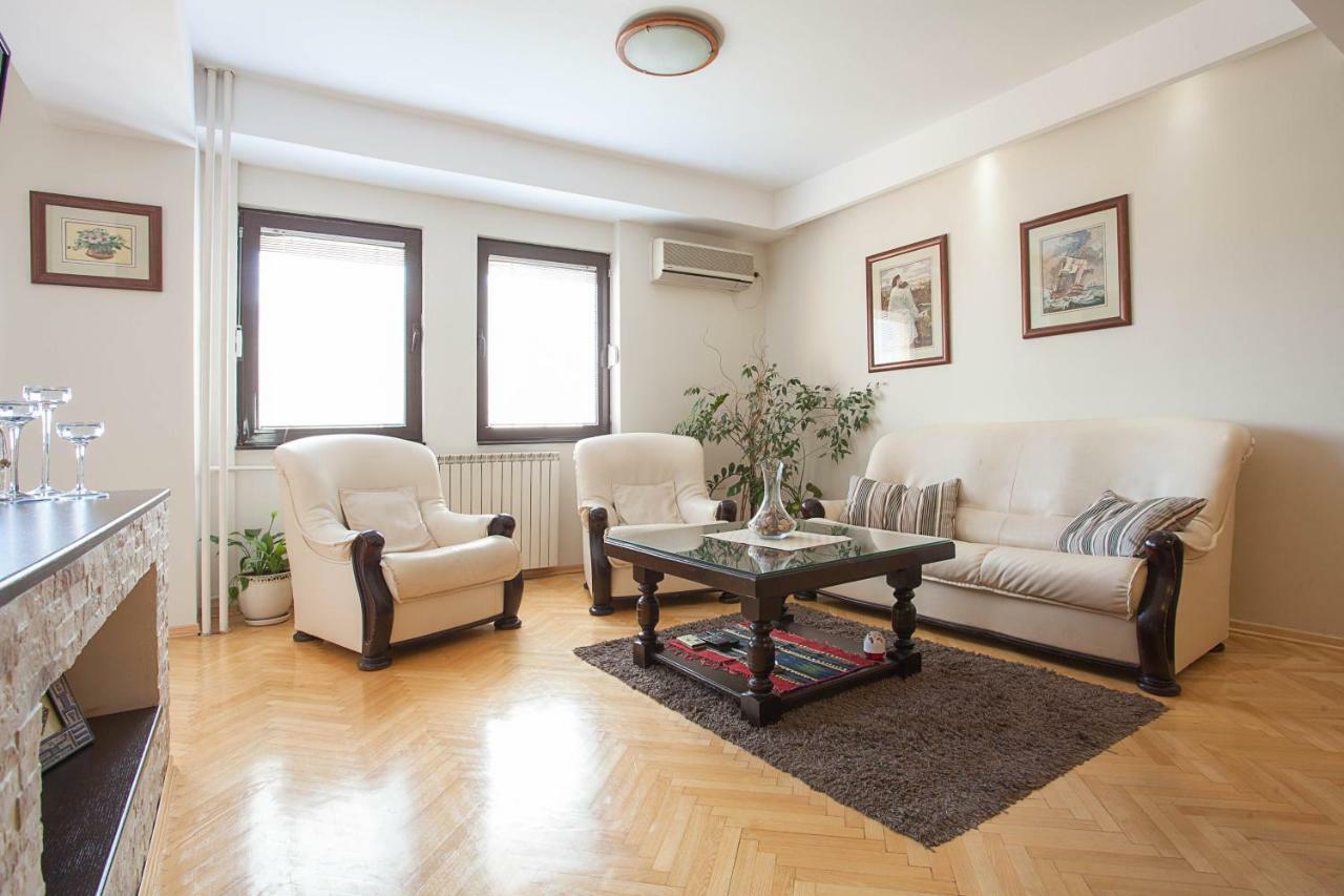 White Apartment Skopje Exterior photo